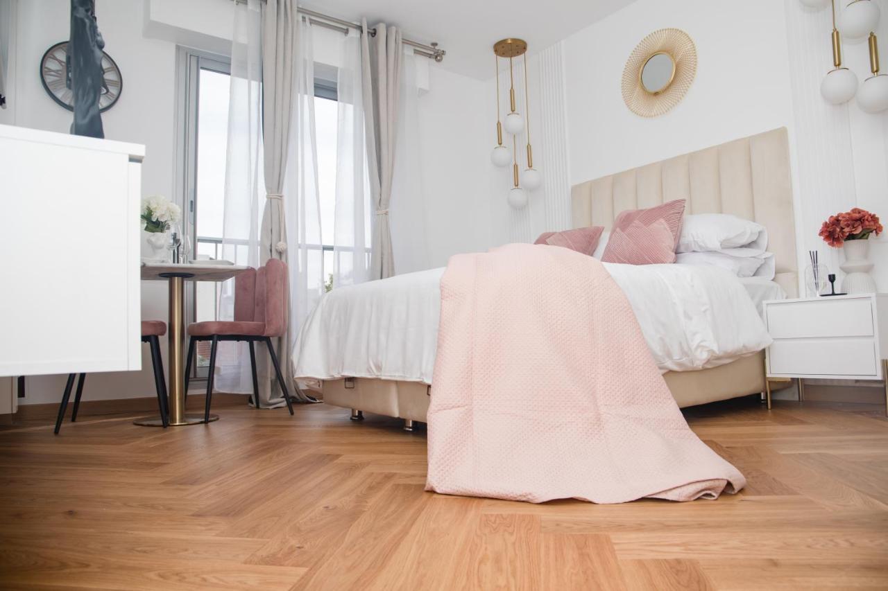 Paris' Premium Romantic Studio ภายนอก รูปภาพ