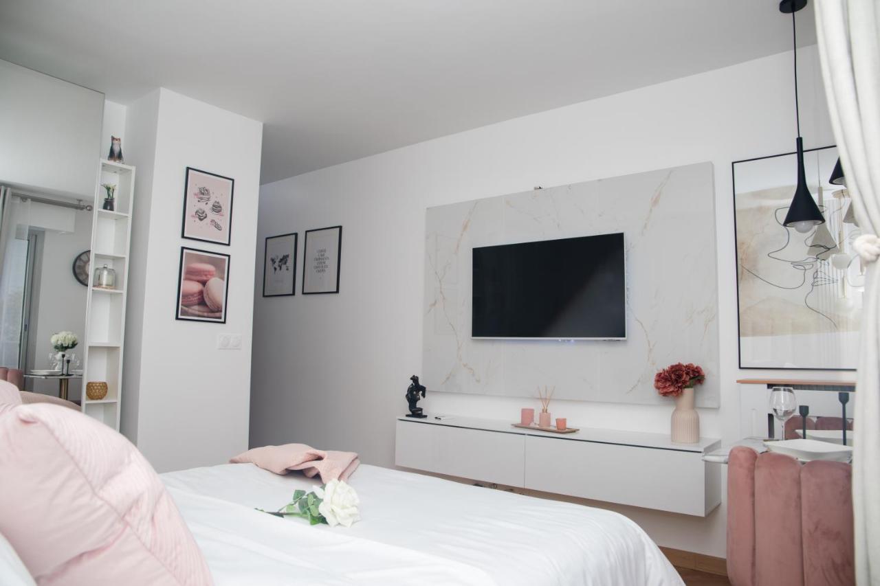 Paris' Premium Romantic Studio ภายนอก รูปภาพ